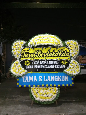 Papan Bunga Duka di Paminggir